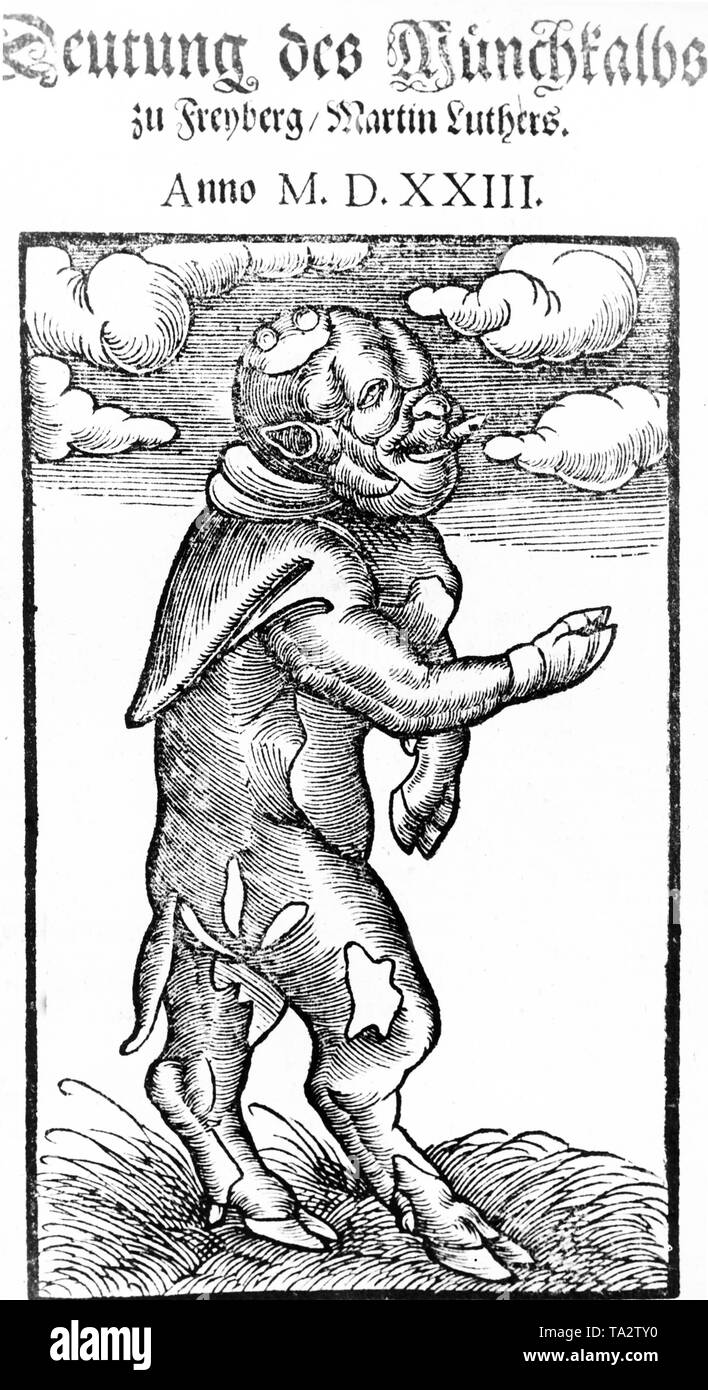 Die Legende beschreibt die Entdeckung einer halb Mensch, halb Stier Kreatur. Das Bild zeigt das Titelbild von Martin Luthers Auslegung des Moenchskalb (der Mönch - Kalb). Stockfoto