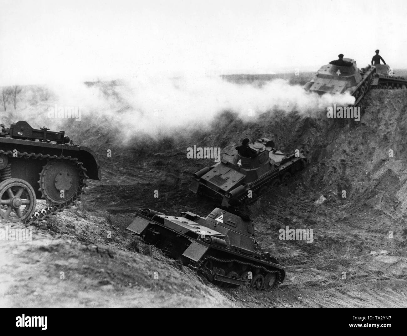Panzerkampfwagen I Cross einen Graben auf dem Gelände der Panzertruppenschule (gepanzerte Truppen Schule) in Wuensdorf. Stockfoto