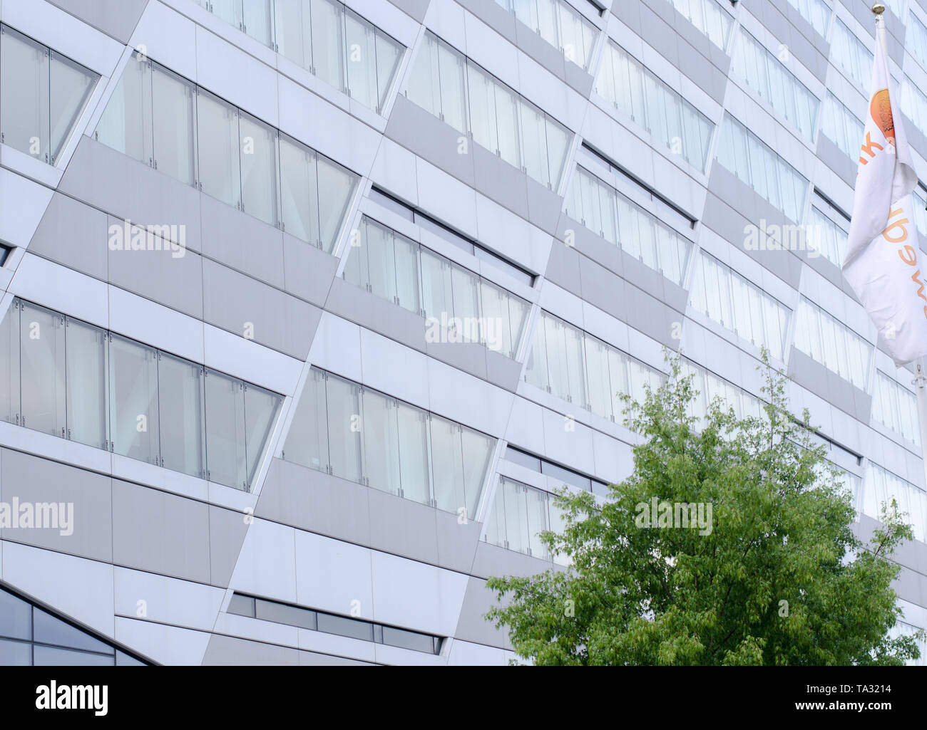 Stockholm, Schweden, 18. Mai 2019. Ein Blick von aussen auf die schwedische Bank Swedbanks Hauptsitz in Sundbyberg außerhalb von Stockholm. Stockfoto