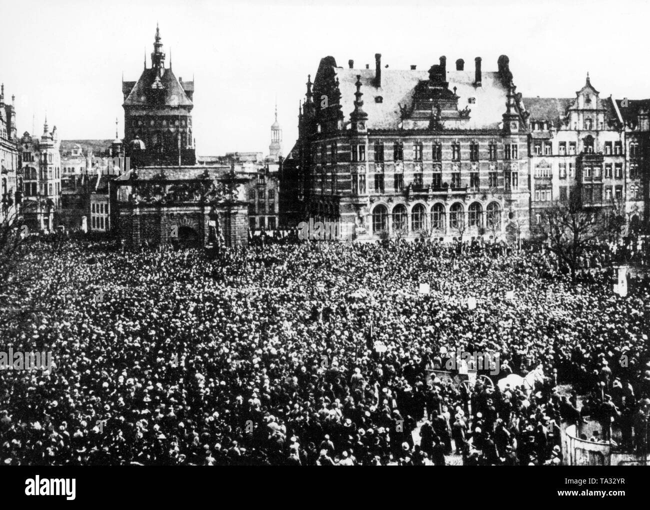 Auf dem Heu Markt Tausende protestieren gegen die Trennung von ihrer Stadt aus dem Deutschen Reich durch den Versailler Vertrag gezwungen. Stockfoto