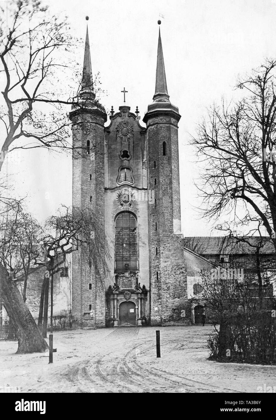 Das Bild zeigt die Kathedrale von Oliwa in Danzig. Es ist der Heiligen Dreifaltigkeit, Jungfrau Maria und der hl. Bernhard gewidmet. Die dreischiffige Basilika am Ende des 12. Jahrhunderts von den Zisterziensern errichtet und gehörte zu einem Kloster. 1925, mit der Gründung der Diözese von Papst Paul VI., wurde die Kirche für die Würde einer Kathedrale erhoben. Stockfoto