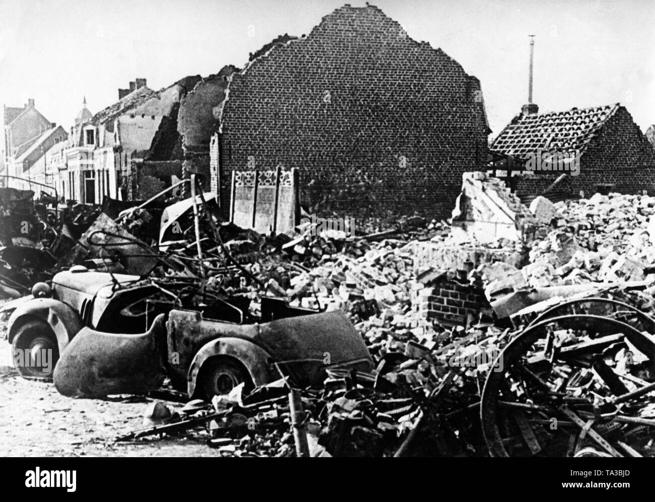 Ruinen in der Stadt nach den schweren Kämpfen bei der Evakuierung der britischen Truppen. Foto: Friedrich Stockfoto