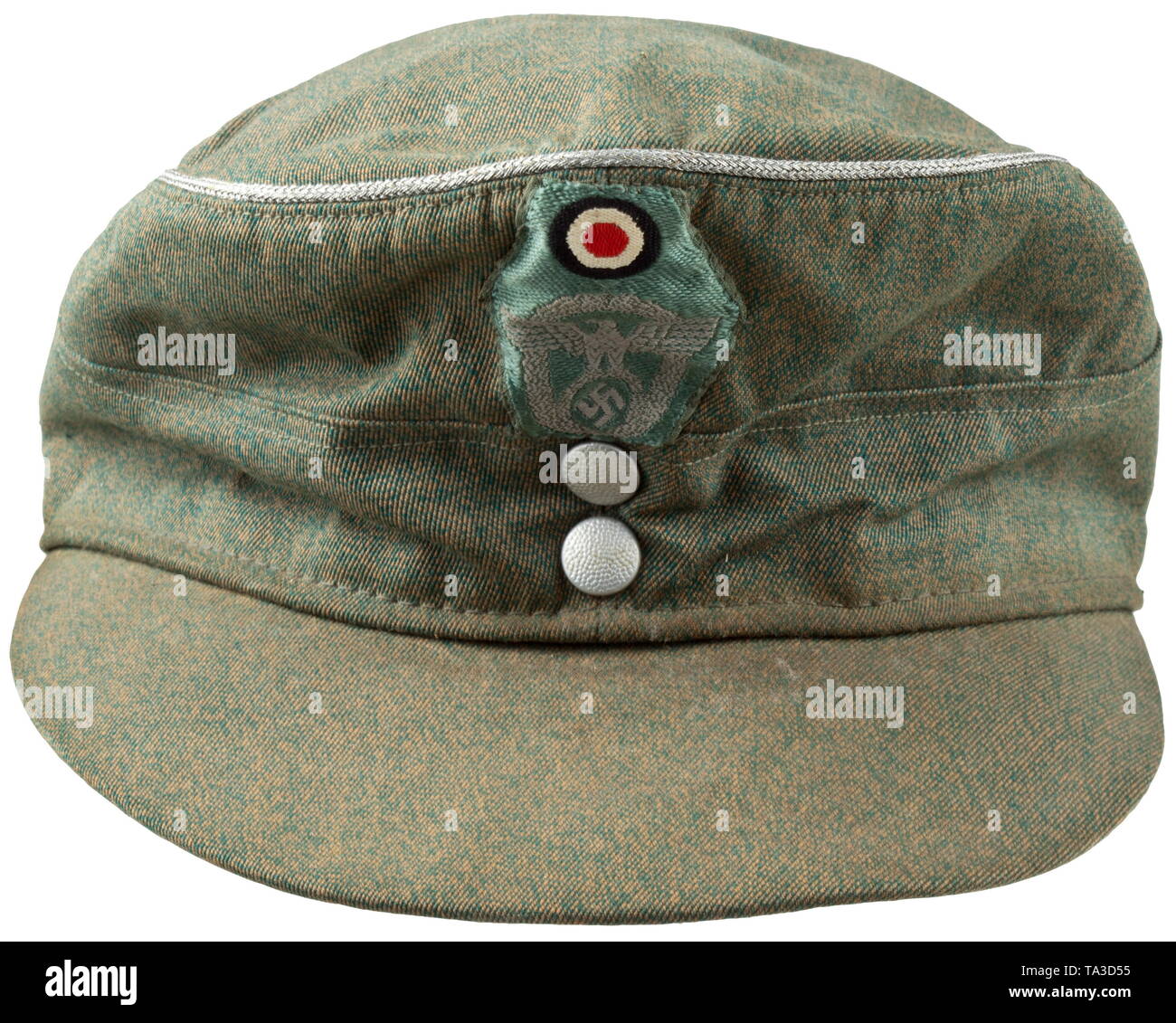 Ein Feld cap M43 für Polizei Führer Kammerstück aus Augenfarbe: braun meliertem Drillich-Tuch, umlaufende Offizierslitze, Lüftungsnieten aus grün lackiertem Eisenblech, hellgrünes Innenfutter mit Größenstempelung '56 1/2', graues, Schweißleder maschinenvernähter BeVo-gewebter Mützenadler. historischen, historische, 20. Jahrhundert, Additional-Rights - Clearance-Info - Not-Available Stockfoto