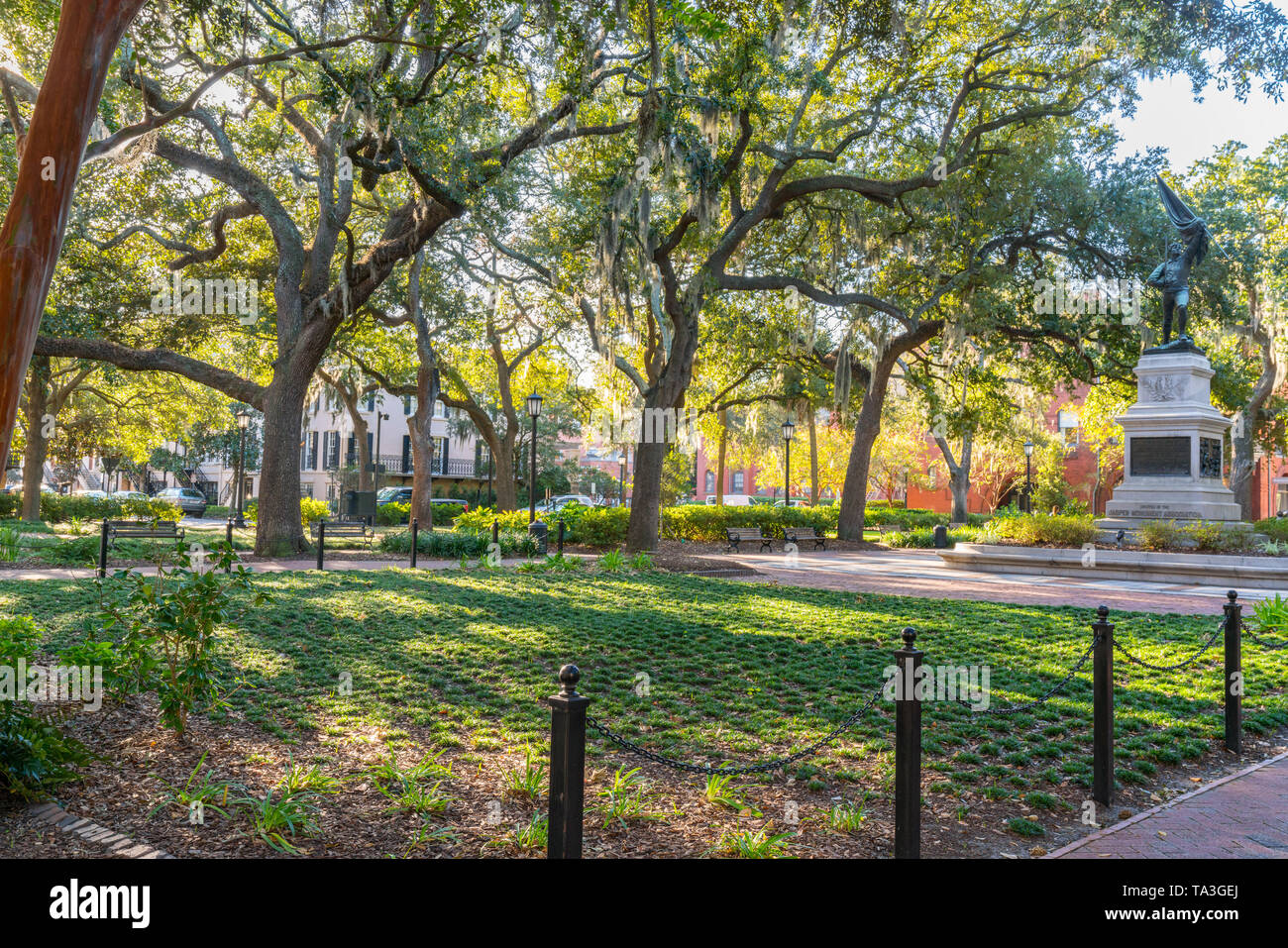 Savannah, GA - November 4, 2018: historische Madison Square, der Heimat der William Jasper Denkmal Stockfoto