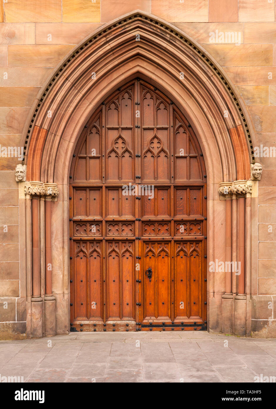 Das westportal von St. Patrick's Cathedral in der City von Armagh County Armagh, Ulster, Nordirland ist der Sitz des Erzbischofs von Armagh in der Stockfoto