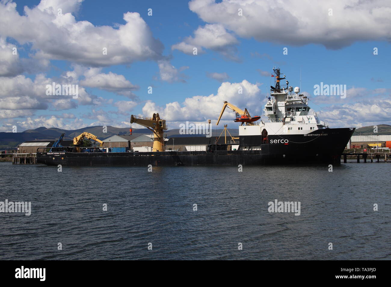 SD nördlichen Fluss, ein multi-purpose Support Vessel betrieben von Serco Marine Services, am Großen Hafen in Greenock. Stockfoto