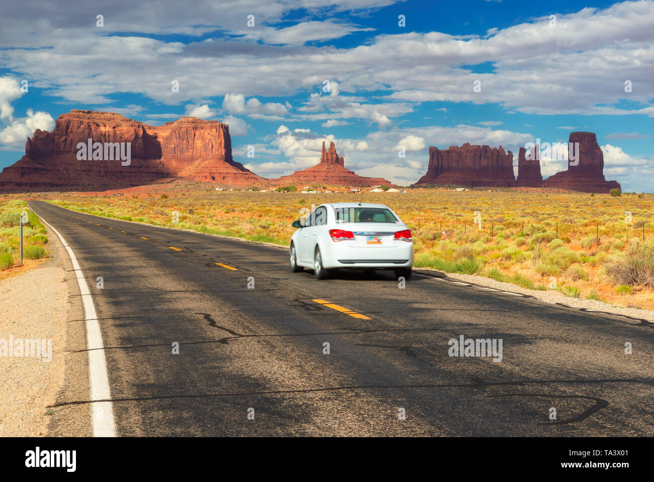 Fahrt auf der Autobahn zum Monument Valley, Arizona. Stockfoto