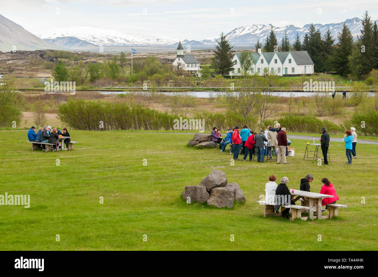 Touristen in den Nationalpark Thingvellir, Island Stockfoto