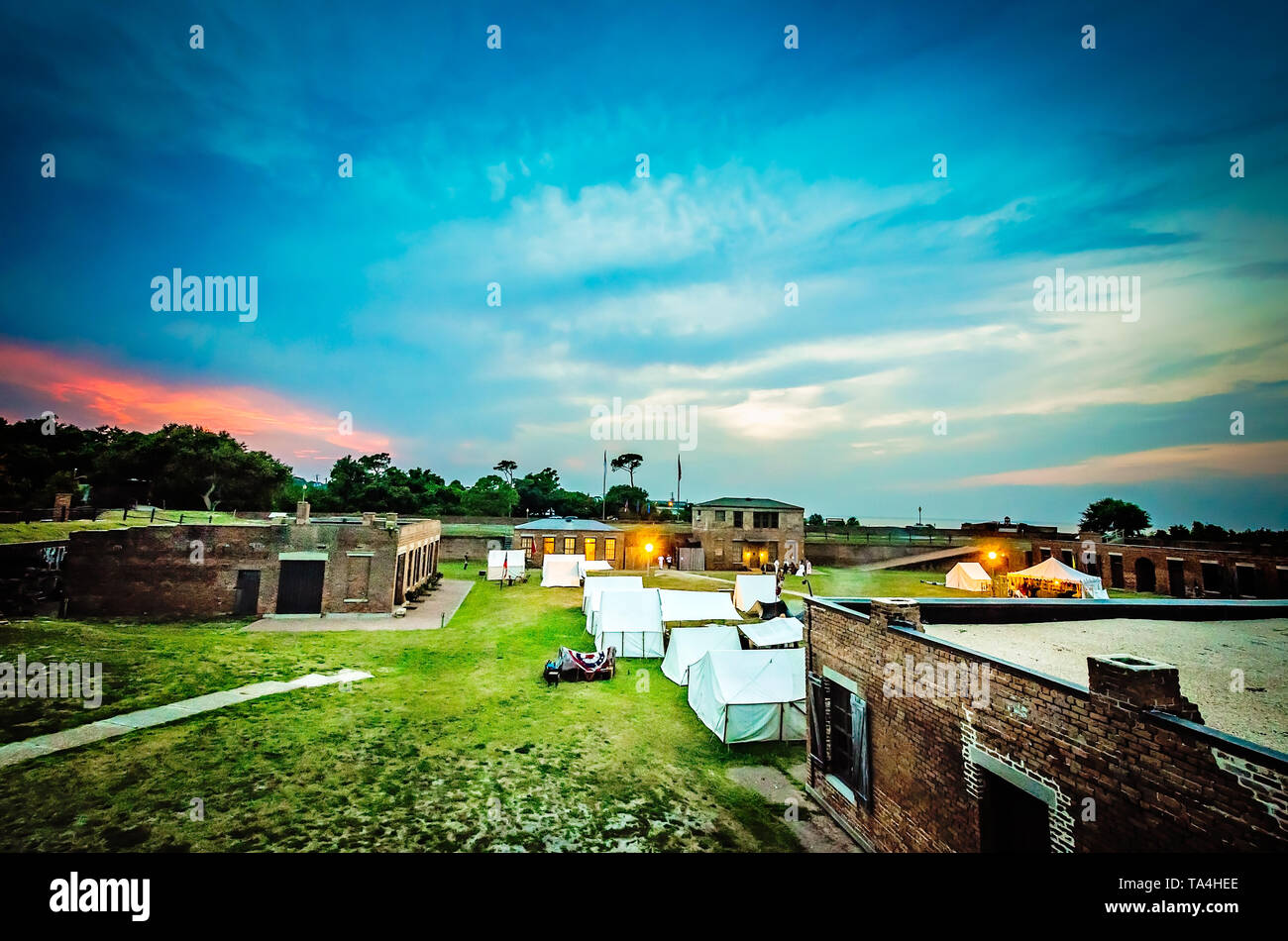 Civil war reenactment soldiers resting Fotos und Bildmaterial in hoher Auflösung Alamy