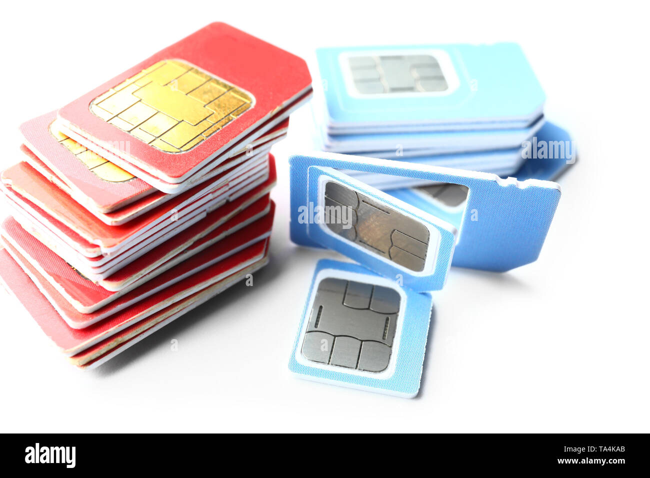 Verschiedene SIM-Karten auf weißem Hintergrund Stockfoto