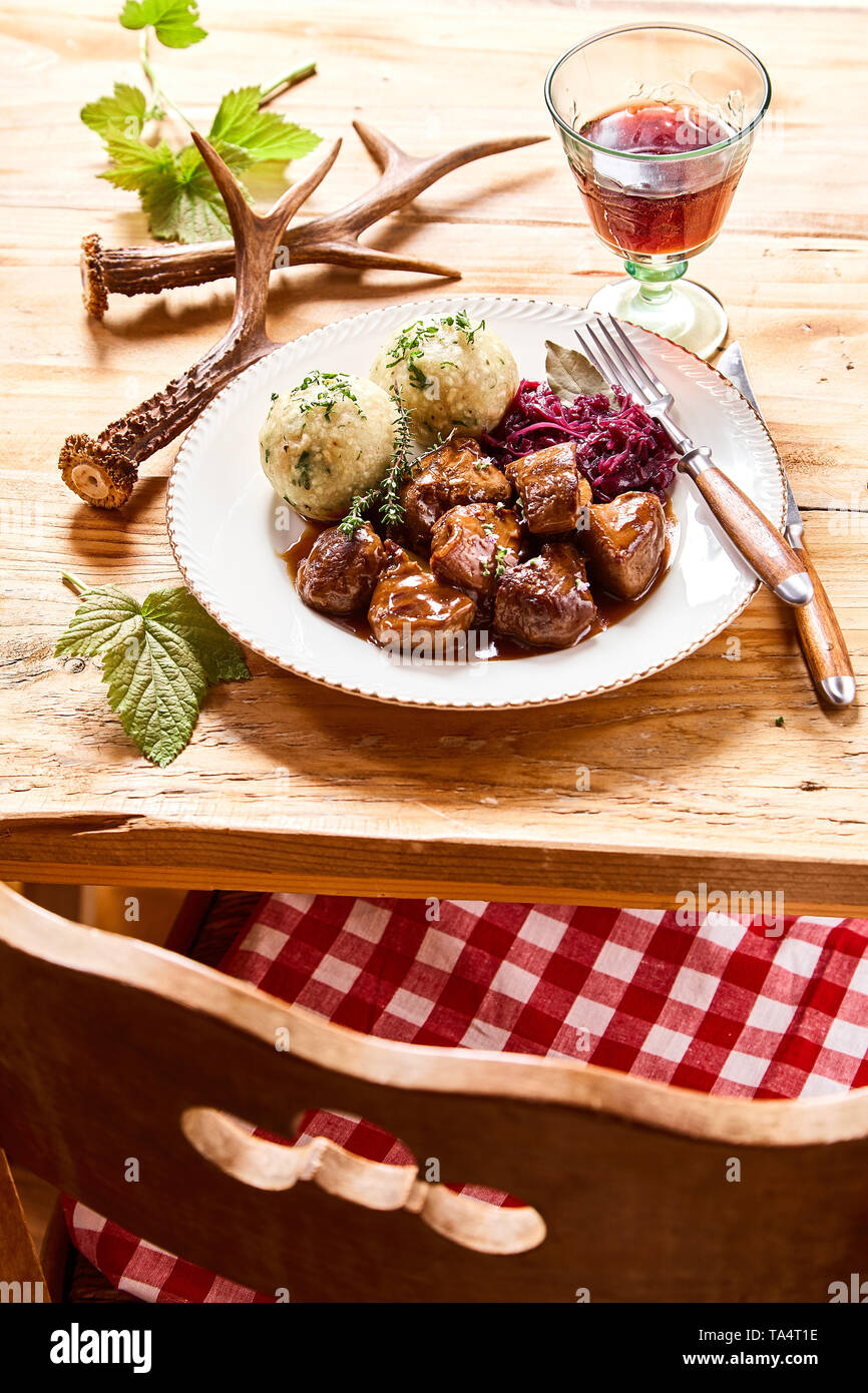 Wildschwein auf der speisekarte -Fotos und -Bildmaterial in hoher ... Wildschwein auf der speisekarte -Fotos und -Bildmaterial in hoher ...