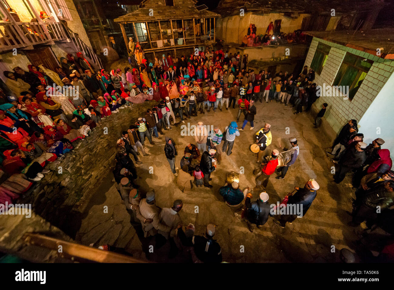 Kullu, Himachal Pradesh, Indien - Dezember 07, 2018: Foto von Programm nati Tanz im Himalaya - Indien Stockfoto