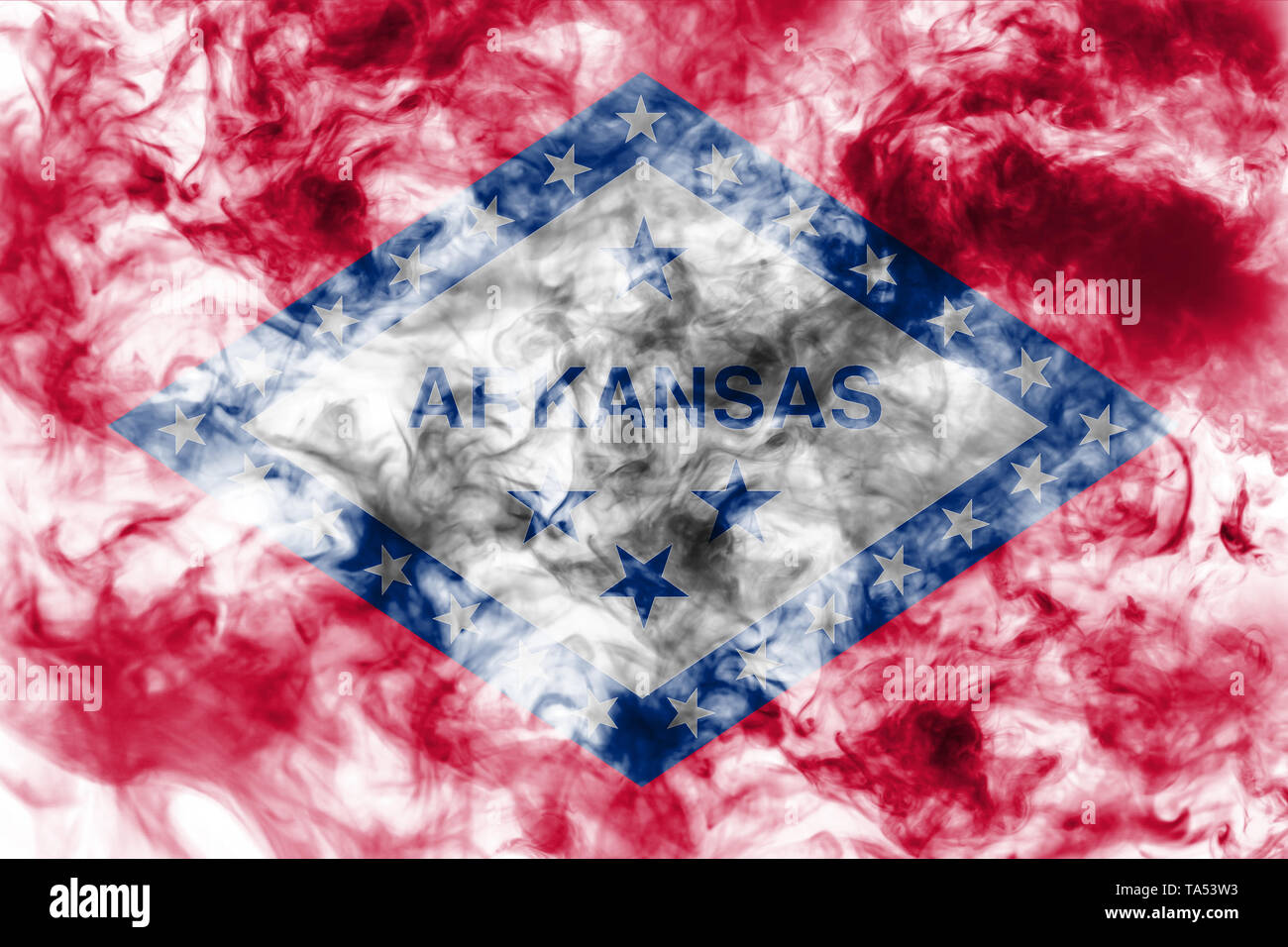 Die Flagge der US-Staat Arkansas in gegen ein grauer Rauch am Tag der Unabhängigkeit in verschiedenen Farben blau rot und gelb. Politische ein Stockfoto