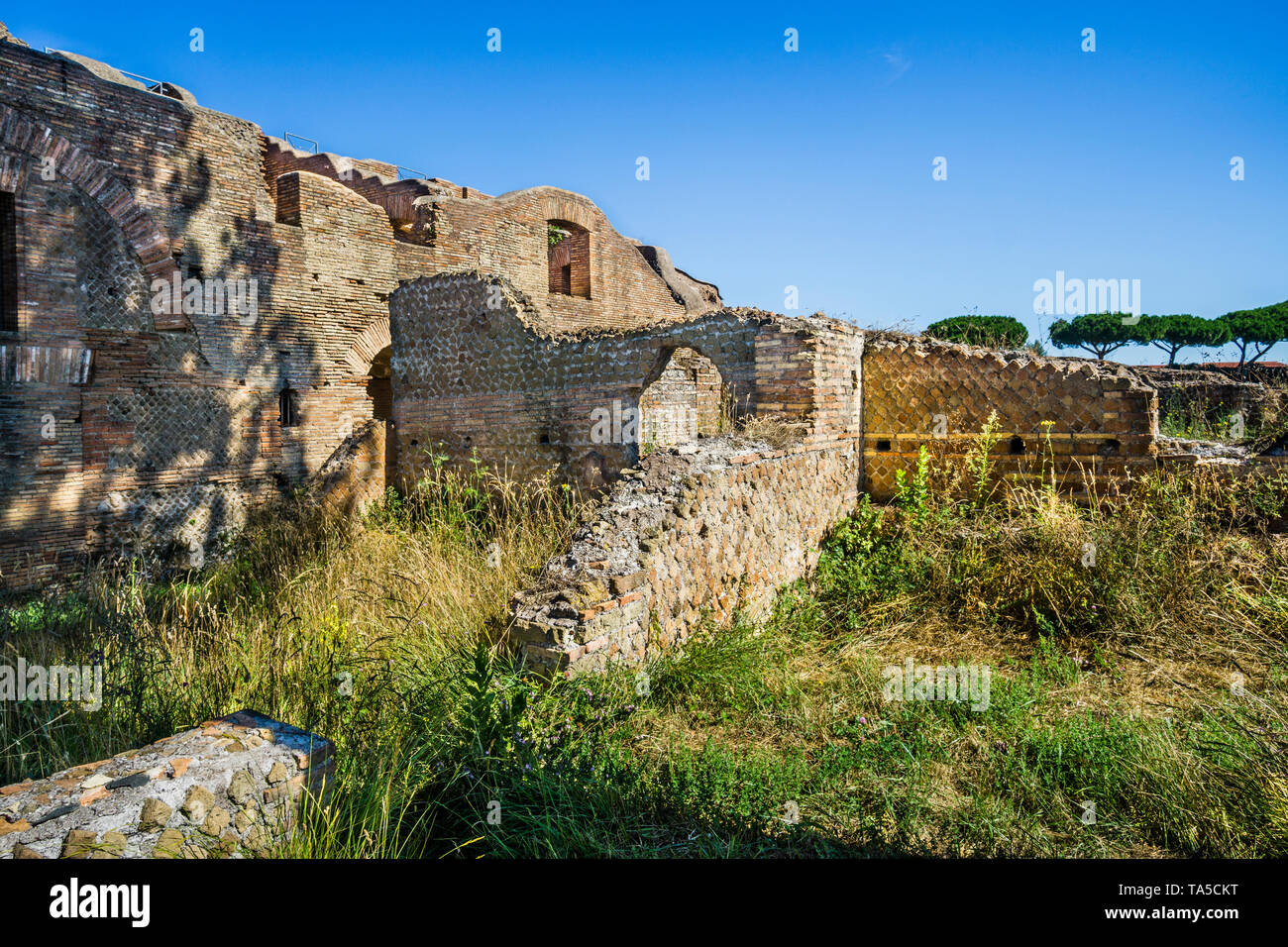 Haus der Wagenlenker (Caseggiato Degli Aurighi) an der archäologischen Stätte der römischen Siedlung von Ostia Antica, der alte Hafen der Cit Stockfoto