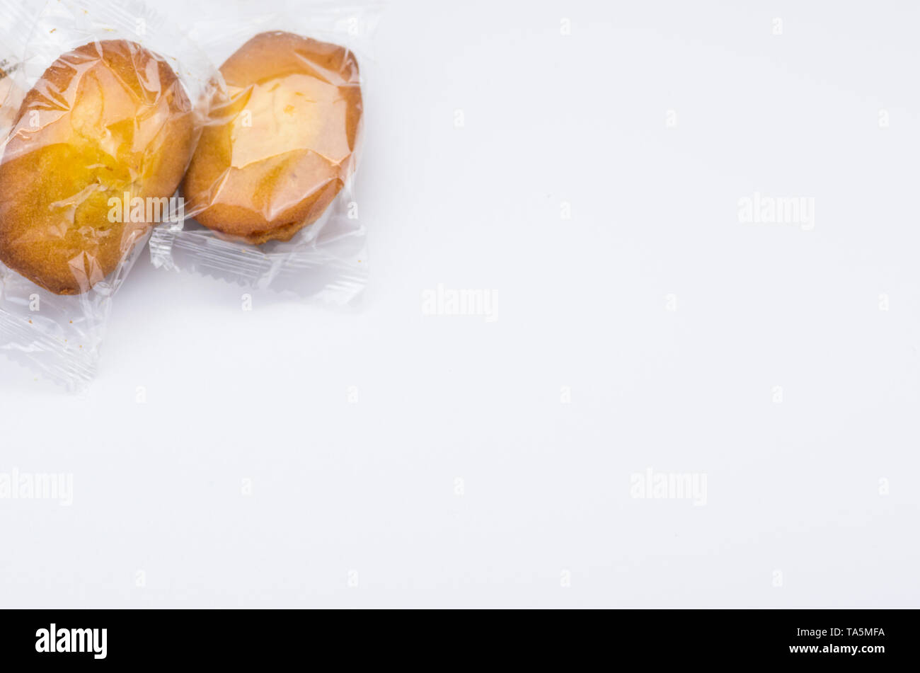 Vor Snacks und Gebäck auf eine leere Oberfläche verpackt Stockfoto