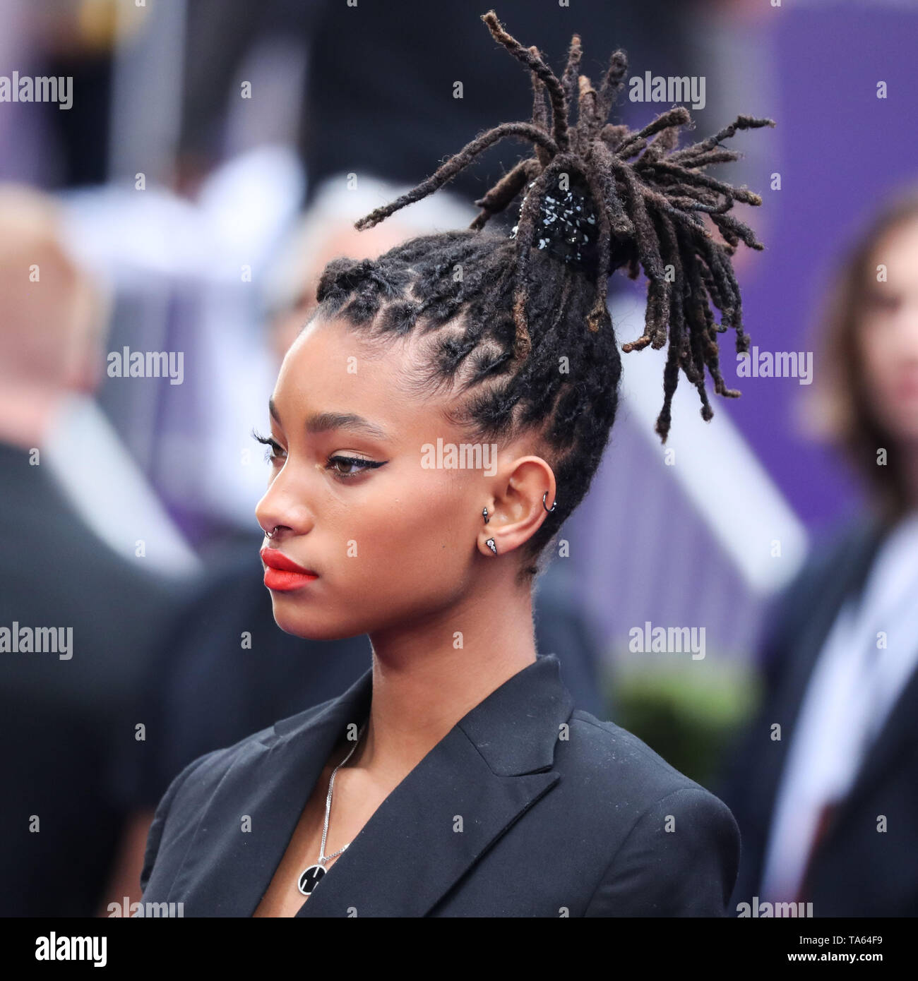 Hollywood, Vereinigte Staaten. 21 Mai, 2019. HOLLYWOOD, LOS ANGELES, Kalifornien, USA - 21. Mai: Sänger Willow Smith kommt bei der Weltpremiere von Disneys "Aladdin" am El Capitan Theatre am 21. Mai 2019 in Hollywood, Los Angeles, Kalifornien, USA. (Foto von Xavier Collin/Image Press Agency) Quelle: Bild Presse Agentur/Alamy leben Nachrichten Stockfoto