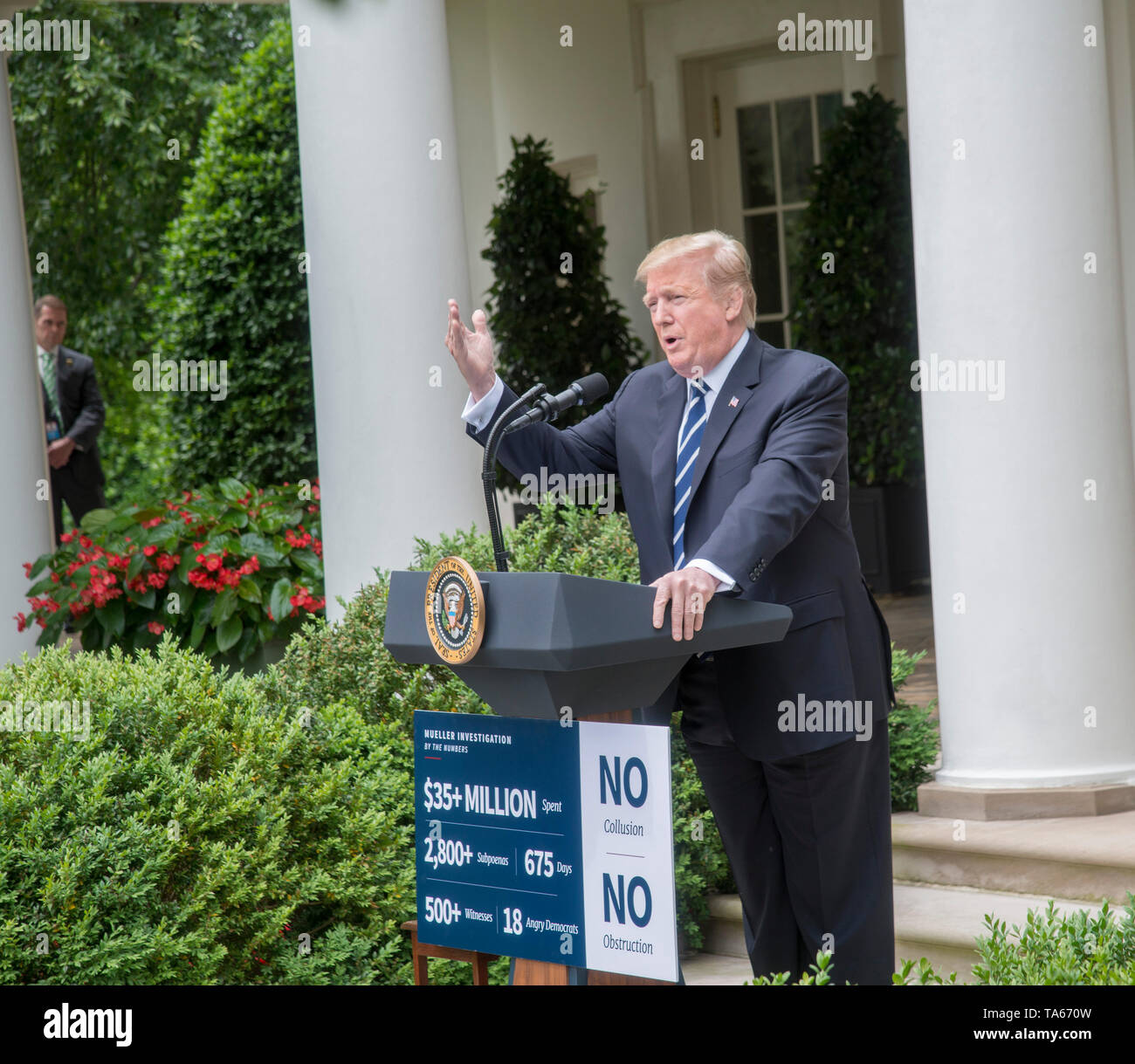 Washington DC, 22. Mai 2019, USA: Präsident Donald J Trumpf hält eine improvisierte Pressekonferenz im Rosengarten des Weißen Hauses zu verurteilen die laufende Untersuchung nach der Muller Bericht wurde freigegeben. Patsy Lynch Stockfoto