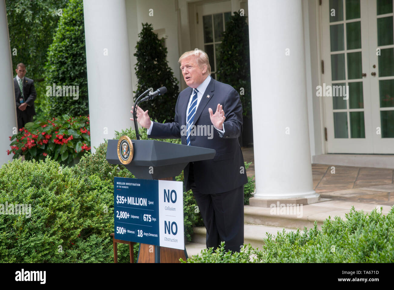 Washington DC, 22. Mai 2019, USA: Präsident Donald J Trumpf hält eine improvisierte Pressekonferenz im Rosengarten des Weißen Hauses zu verurteilen die laufende Untersuchung nach der Muller Bericht wurde freigegeben. Patsy Lynch Stockfoto
