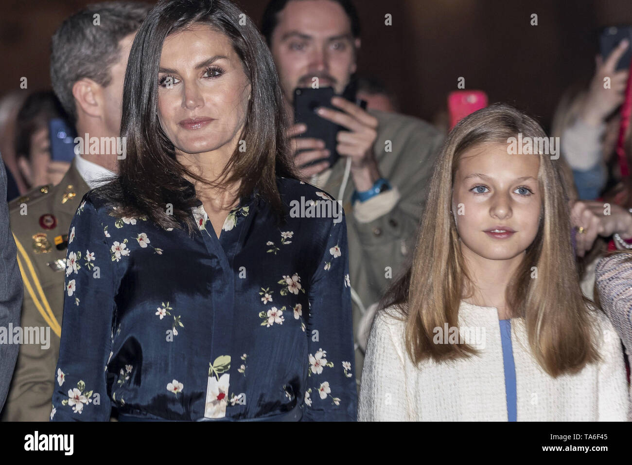 Spanischen Royals an der Ostermesse in der Kathedrale von Santa Maria von Palma in Palma de Mallorca bietet: Leonor, die Prinzessin von Asturien, Königin Letizia von Spanien, wo: Palma de Mallorca, Balearen, Spanien Wann: 21 Apr 2019 Credit: Oscar Gonzalez/WENN.com Stockfoto