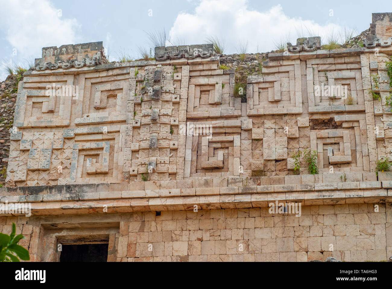 Details zur Dekoration von Tempeln, in den archäologischen Stätten von Uxmal, in der mexikanischen Halbinsel Yucatan Stockfoto