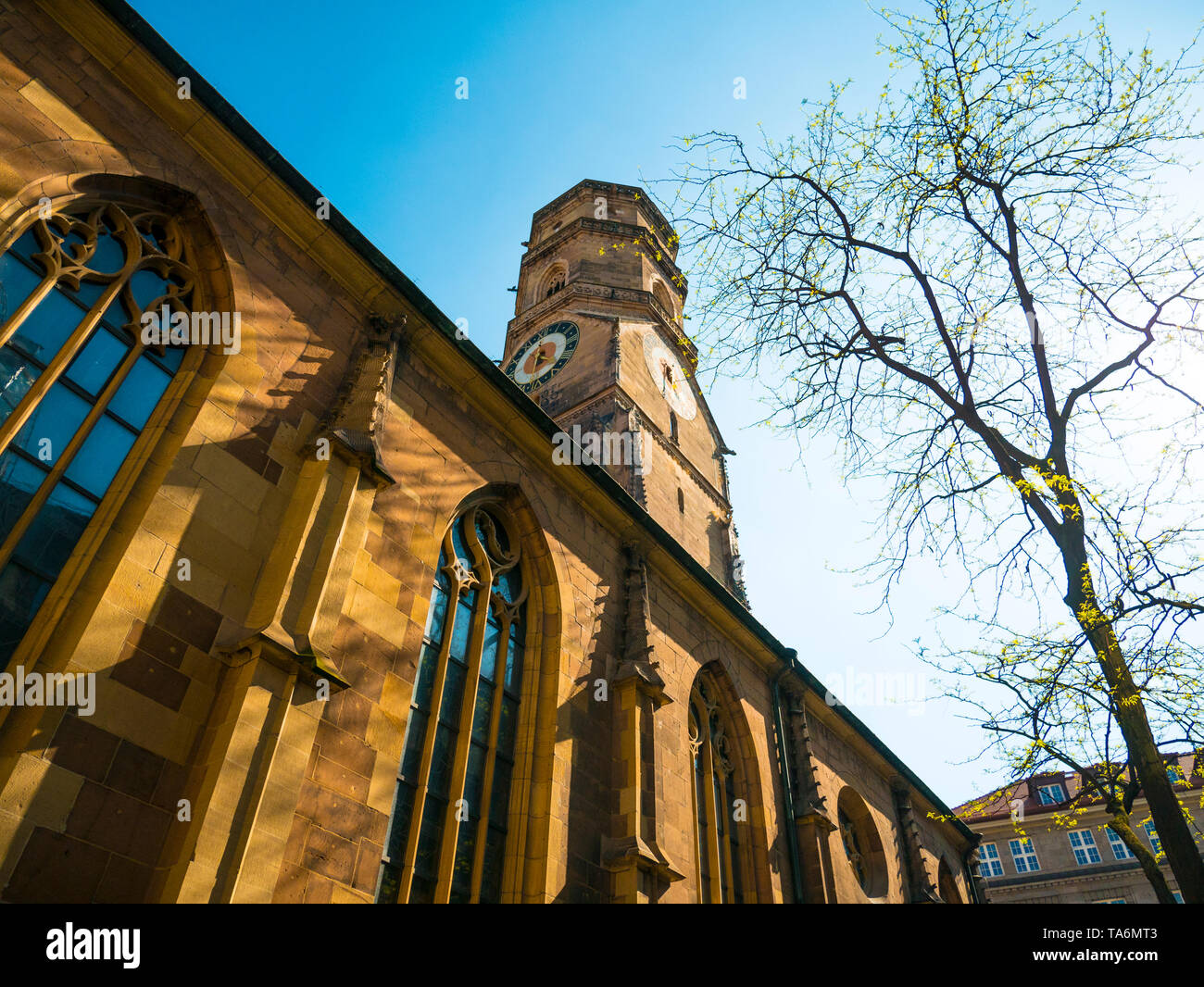 Kirchturm der Stiftskirche in Stuttgart in Deutschland Stockfoto