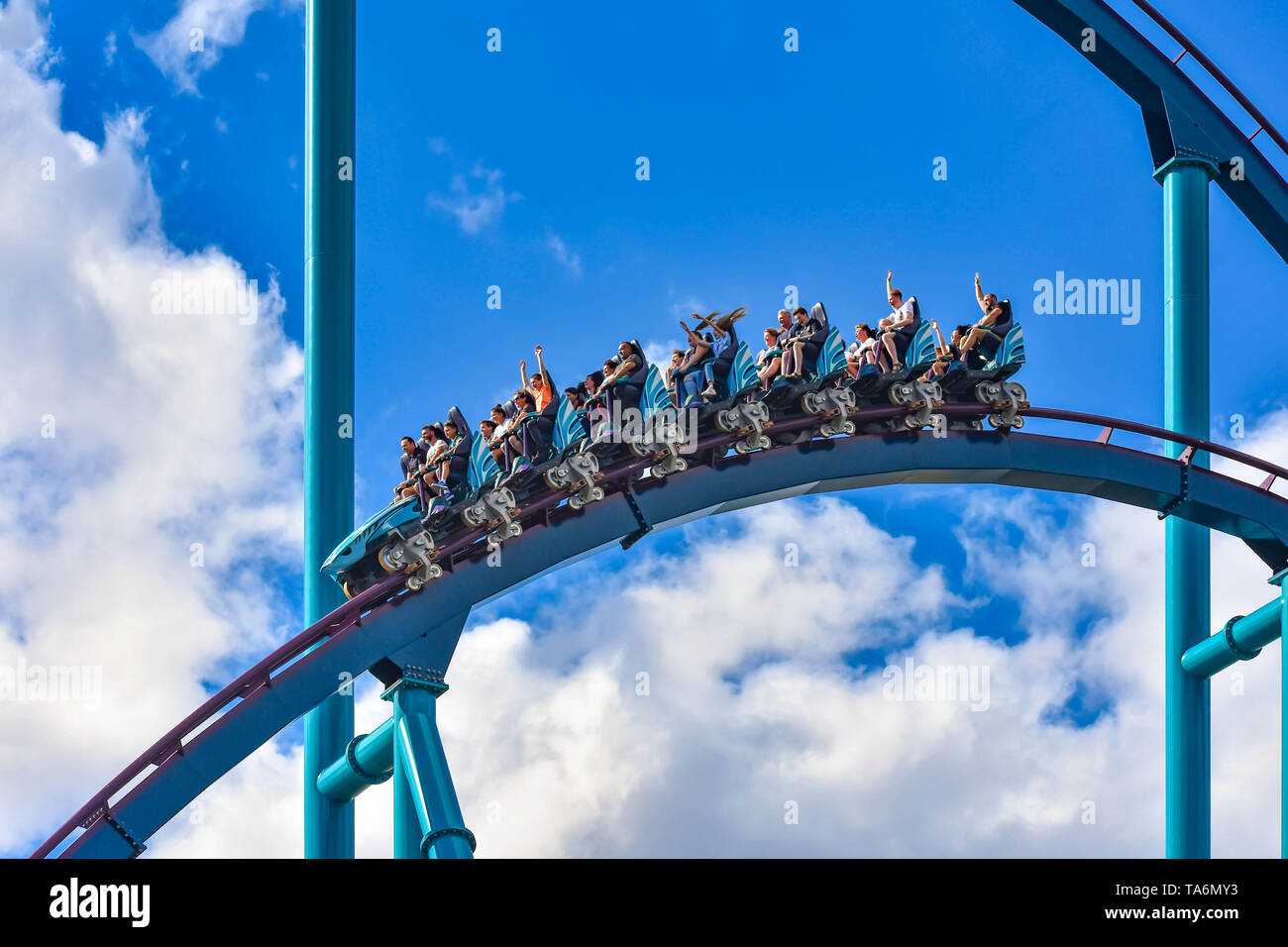 Orlando, Florida. 26. Dezember 2018. Die Leute Spaß haben extreme Achterbahnfahrt. In Seaworld in International Drive (10) Stockfoto