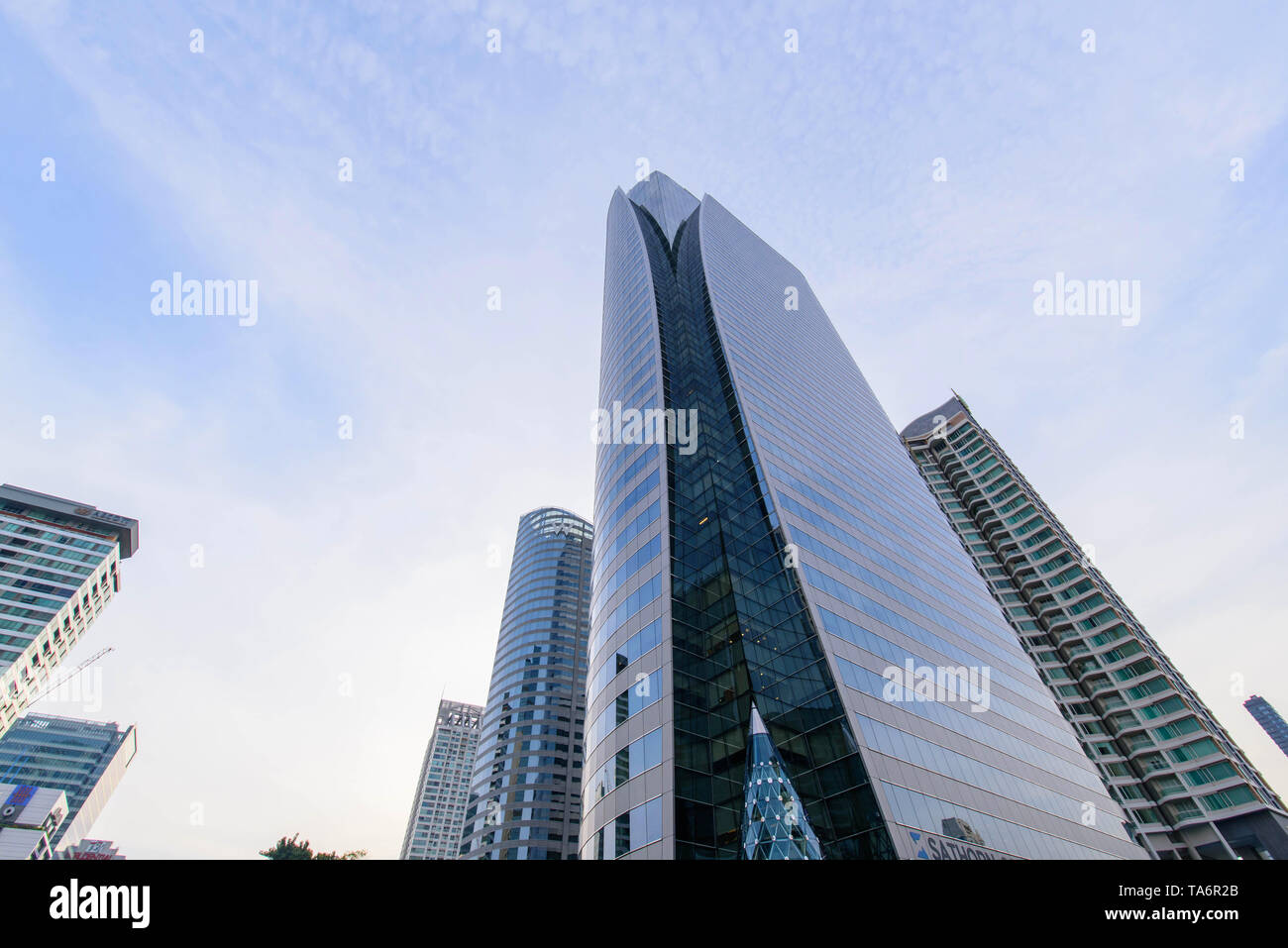 Bangkok, Thailand - 16. Mai, 2019: Sathorn quadratischen Turm in Abend Stockfoto