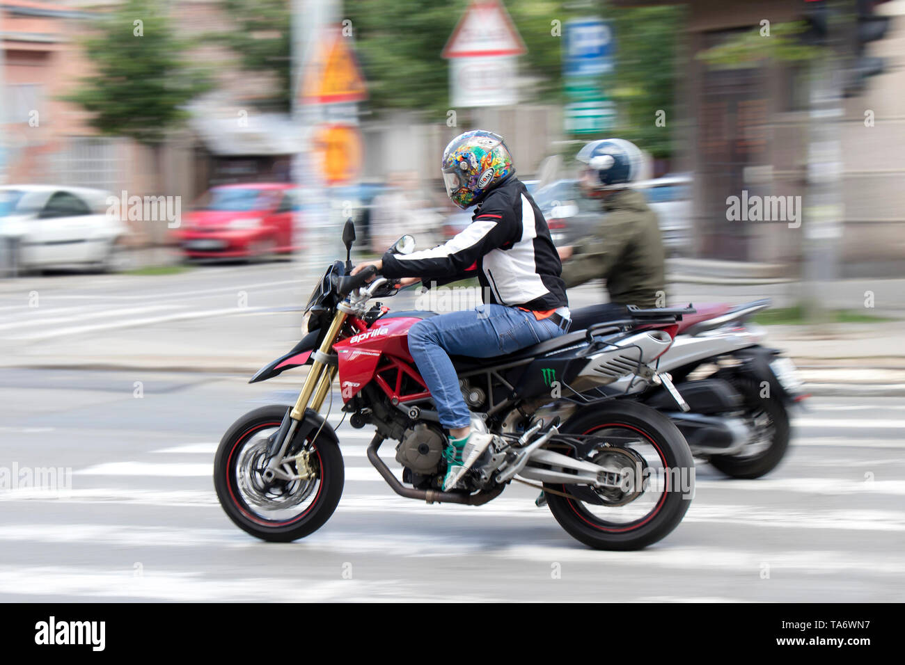 Belgrad, Serbien - Mai 20, 2019: zwei Motorräder sppeding auf der Stadt. Stockfoto