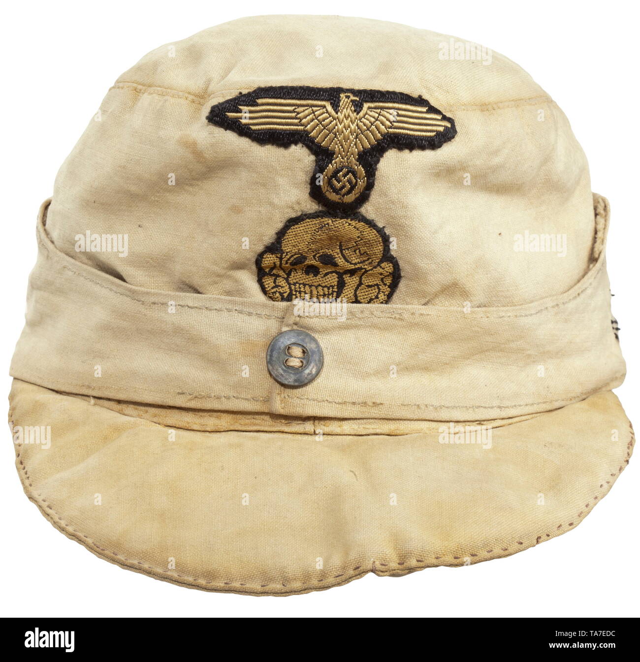 Einen tropischen Bereich cap M41 für die Waffen-SS Berg Truppen, Soldaten und Unteroffiziere frontline - hergestellt, ca. 1943 aus Sand - farbige Bettwäsche, Kappe aus grau lackiertem Kunstharz, BeVo - gewebte Abzeichen (sandfarbene auf schwarzer Basis, ohne Edelweiss), grün Bettwäsche Fischgrät gefüttert, Schweißband fehlt. Stark Kappe verwendet. historischen, historische, 20. Jahrhundert, Editorial-Use - Nur Stockfoto