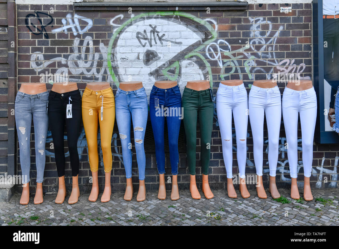 Jeans-shop, Wilhelmstraße, Wilhelm's Town, Spandau, Berlin, Deutschland,  Jeansshop, Wilhelmstraße, Wilhelmstadt, Deutschland Stockfotografie - Alamy