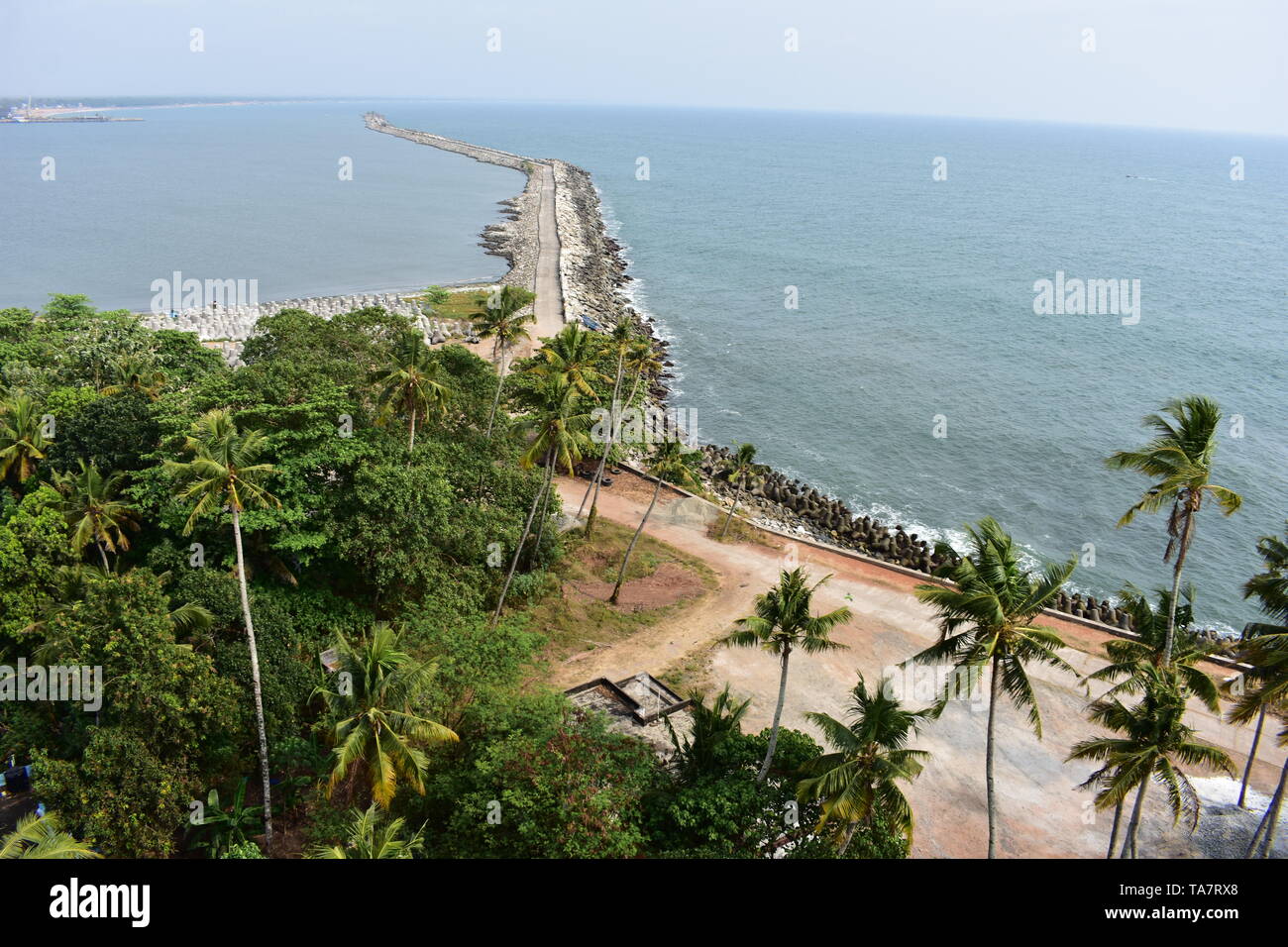 Kollam, Kerala, Indien: März 2, 2019 - tangasseri Leuchtturm und Hafen Stockfoto