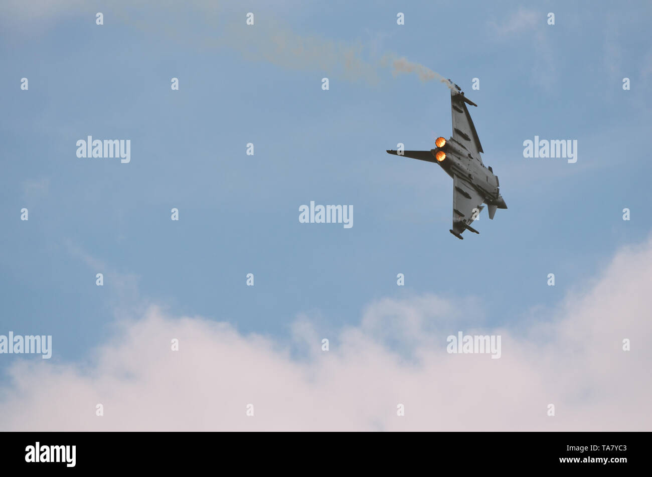 Eurofighter und Hercules Abfangmanöver Stockfoto