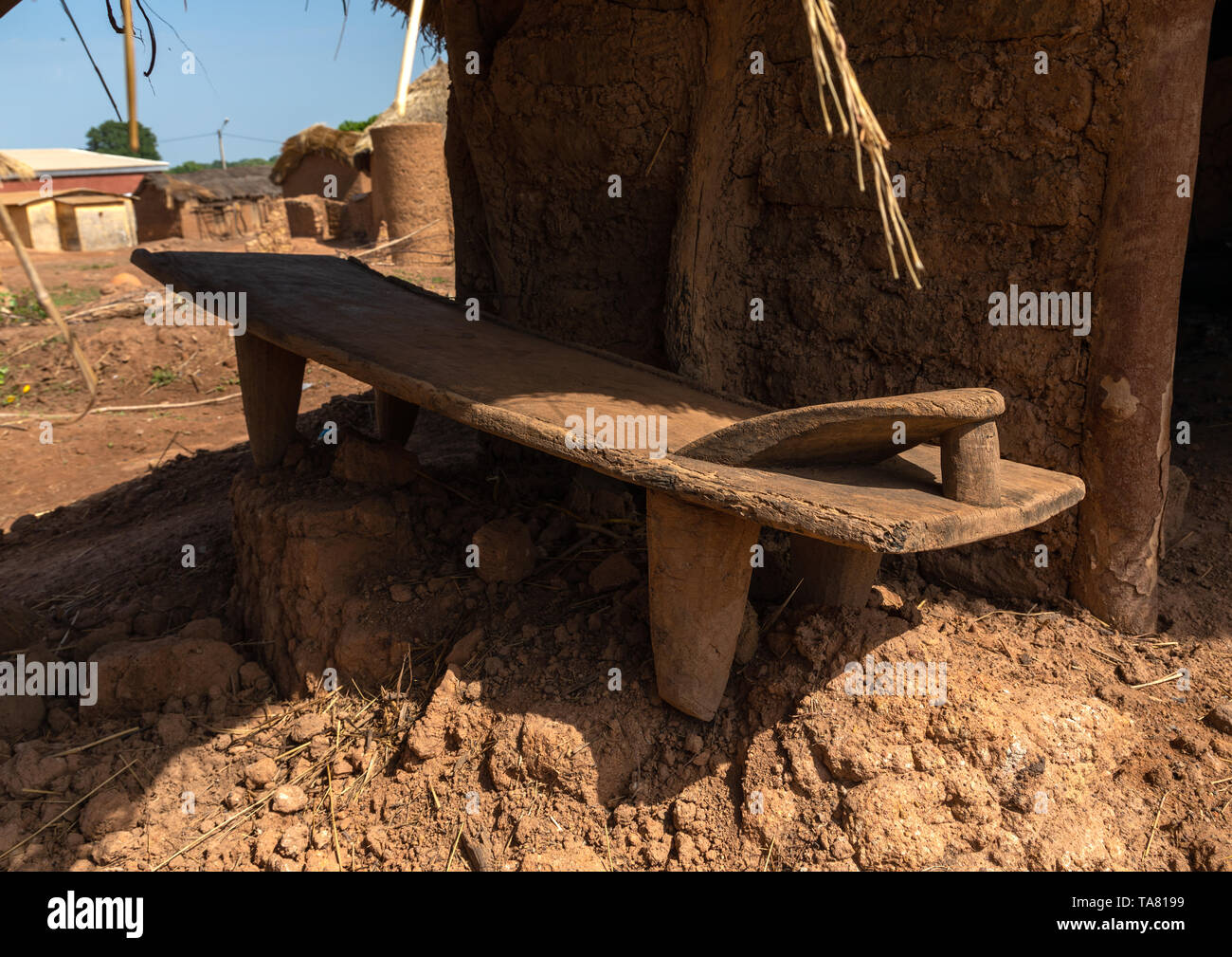 Senufo Bett aus Holz für die Toten, Savanes Bezirk, Niofoin, Elfenbeinküste Stockfoto