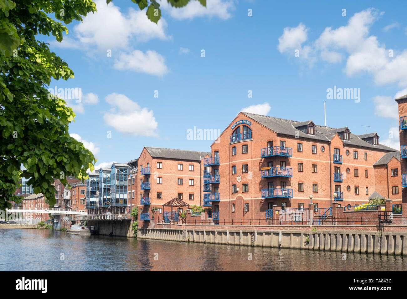 Langtons Wharf Wohngebiet Waterfront Development am Fluss Aire in Leeds, Yorkshire, England, Großbritannien Stockfoto