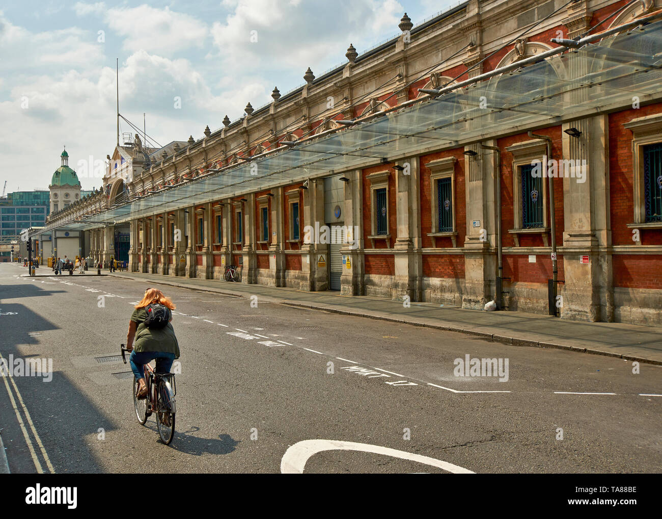 LONDON CITY VON LONDON, Smithfield Market UND RADFAHRER Stockfoto