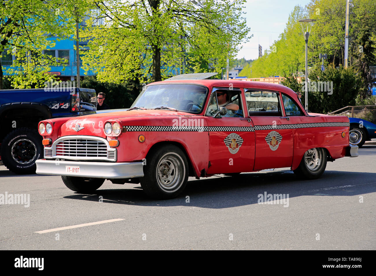Salo, Finnland. 18. Mai 2019. Red Checker Modell ein Taxi in Salon Maisema Kreuzfahrt 2019. Stockfoto