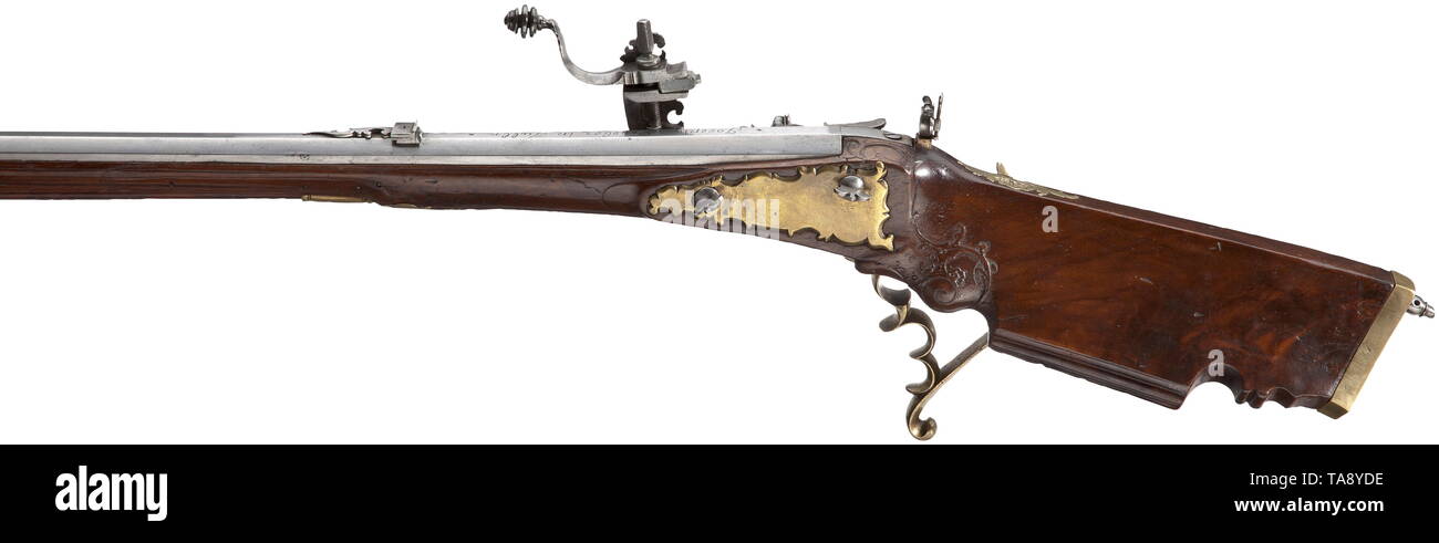 Eine wheellock Gewehr, Josef Gruber, Tulln, ca. 1730 gezogenen Bohrung 14 mm Kaliber, am Zylinder oben Unterschrift und einstellbare hintere Anblick. Wheellock mit gravierten und Jagdszenen. Set Trigger (gekürzt). Volle Lager mit Messing Möbel in Orte repariert geschnitzt. Aperture hinter Tang. Ladestock aus Holz mit Messing-Tipp. Länge 114 cm. Kommt mit modernen wheellock Taste. historischen, geschichtlichen, Schulter, Arm, Waffen, Waffen, Waffen, arm, Militär, Militaria, Waffen, Feuer arm, Waffe, Waffen, Schusswaffen, Waffen, Waffen, Waffen, Waffen, Waffen, Objekt, zie, Additional-Rights - Clearance-Info - Not-Available Stockfoto