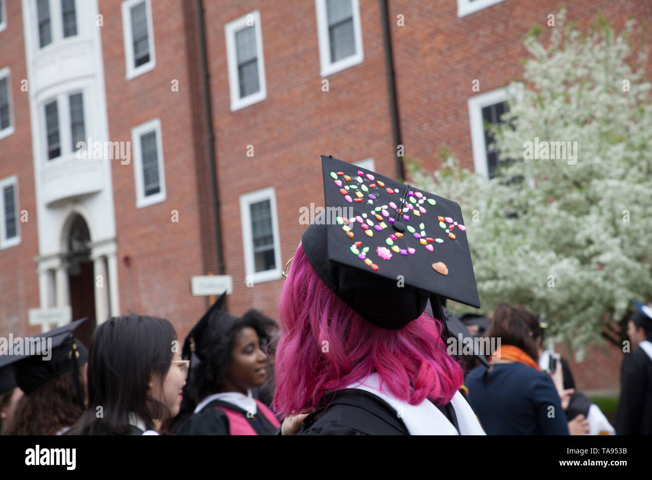 Dekoriert morterboard von Student von Smith College in Northampton, Massachusetts graduiert getragen. Stockfoto