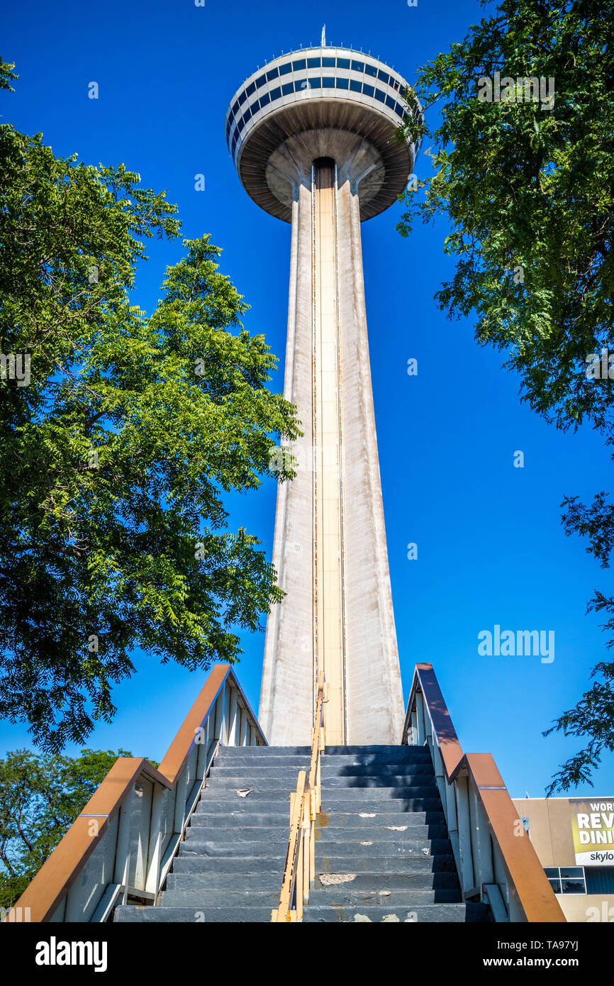 Niagara Falls, ON, Kanada - 18. Juli 2018: Der Skylon Tower Aussichtsplattform Stockfoto