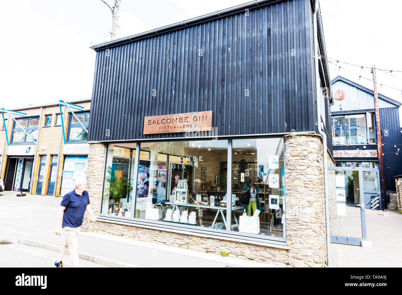 Salcombe Gin Schiffsausrüster, Salcombe Gin, Salcombe Gin Gebäude, Schiffsausrüster, Ginbrennerei, Gin, Salcombe, Devon, Brennereien, Gin, Handwerk Gin, Stockfoto