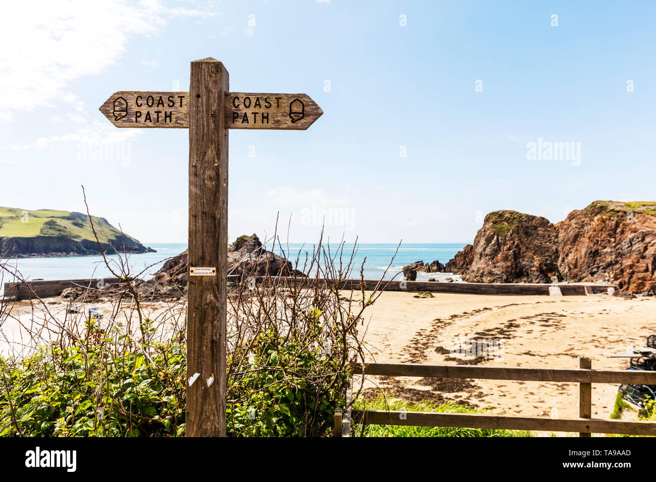 Devon Coast Path, Coast Path Devon Coast Path, Küstenweg unterzeichnen, Coast Path Zeichen, Küstenweg, Zeichen, Zeichen, hölzernen Pfosten, Küste, Devon, Spaziergang, Stockfoto
