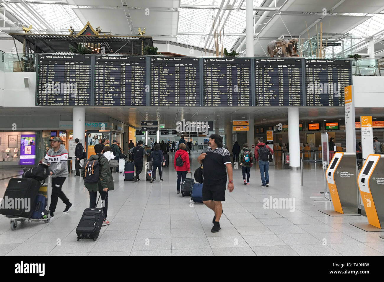 Franz Josef Strauß Flughafen Terminal 1 Parken www.alamy.de