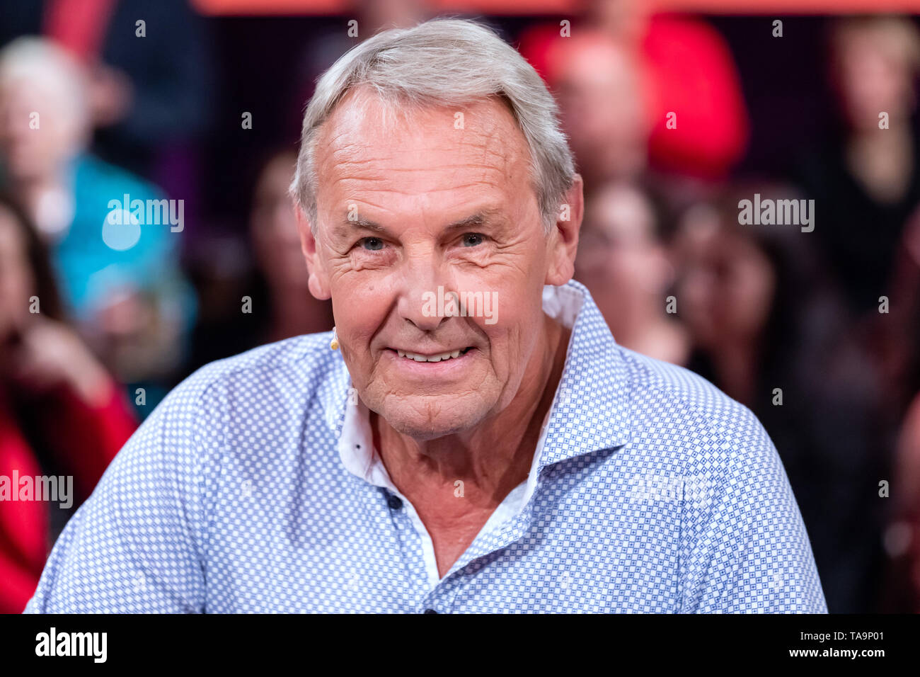 Leipzig, Deutschland. 26 Apr, 2019. Die sportreporter Legende Jörg Wontorra ist, anlässlich der MDR-Talkshow "RIVERBOAT" am 17.05.2019 in Leipzig aufgenommen. Quelle: Thomas Schulze/dpa-Zentralbild/ZB/dpa/Alamy leben Nachrichten Stockfoto