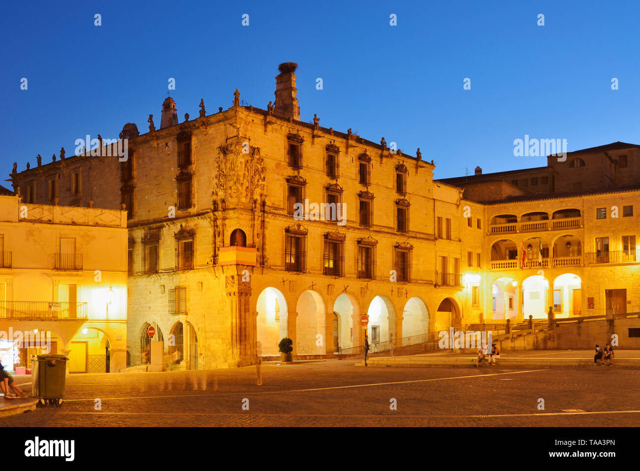 Palacio de la Conquista (Palacio de los Orellana Toledo) von der Pizarro Familie gebaut, aus dem 16. Jahrhundert. Plaza Mayor, Trujillo. Spanien Stockfoto