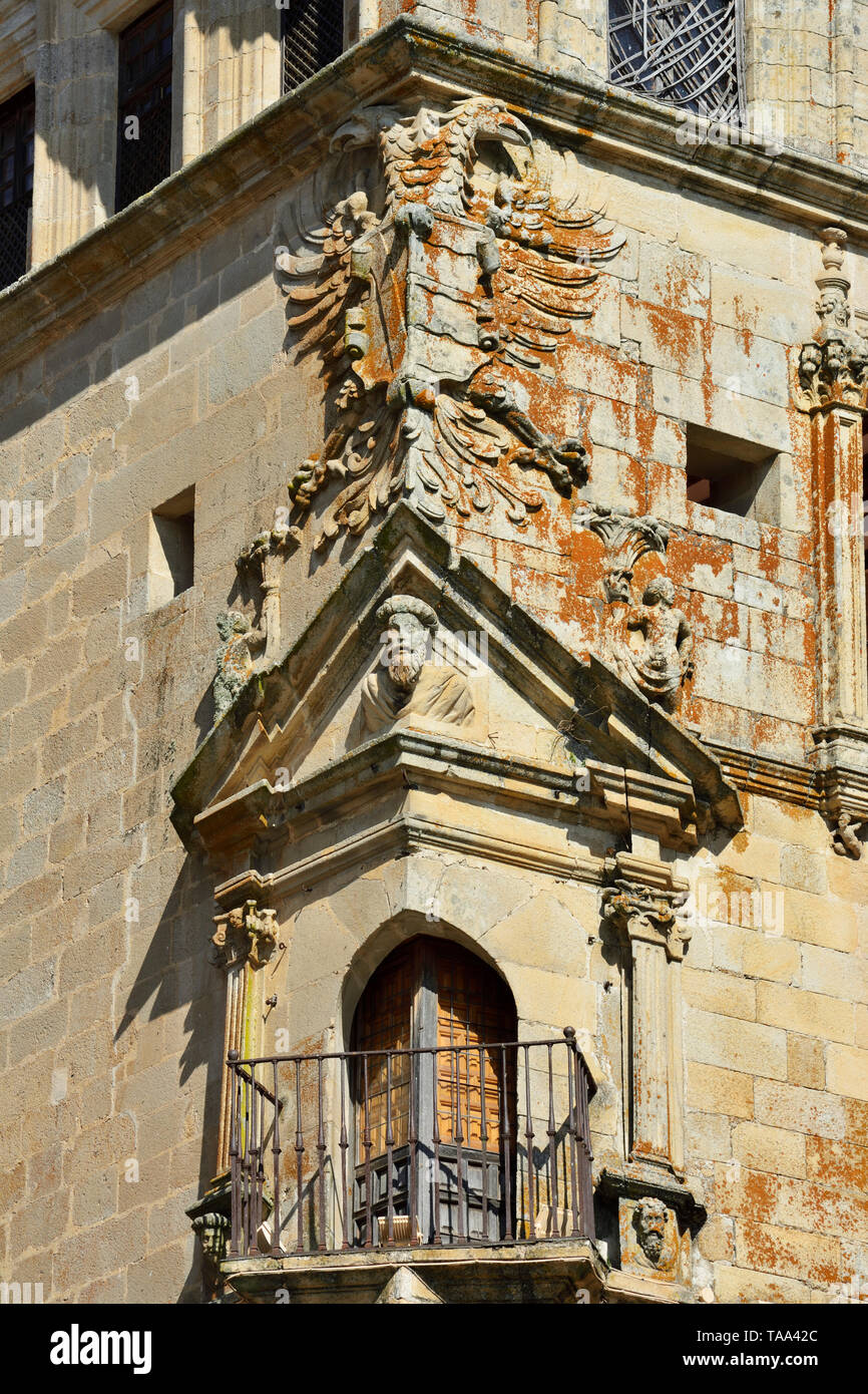Detail der Palacio de San Carlos (Palacio de los Vargas-Carvajal) aus dem 16. Jahrhundert. Trujillo, Spanien Stockfoto
