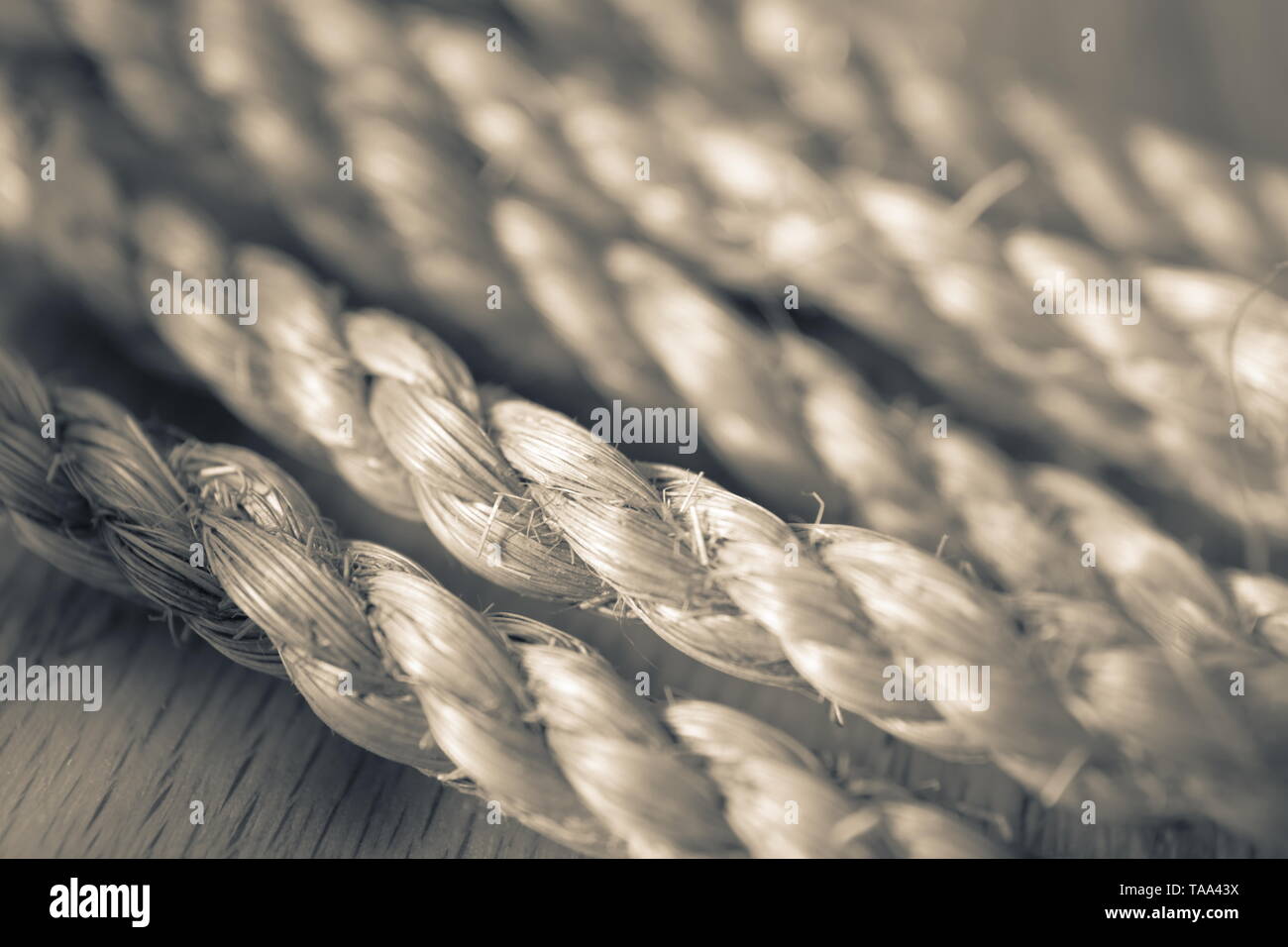 Nahaufnahme von mehreren Seil Stränge kreuzen das Bild wird diagonal zur Farbe mit beliebten Braun und Blau Farbe Farben koordinieren Stockfoto