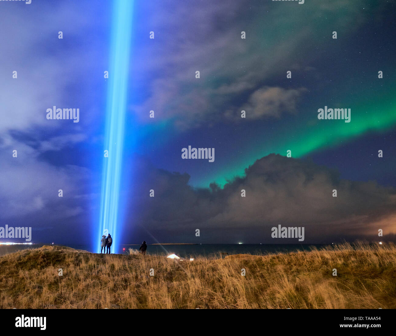 Stell dir vor: Frieden Tower, videy Island, Reykjavik, Island Stockfoto