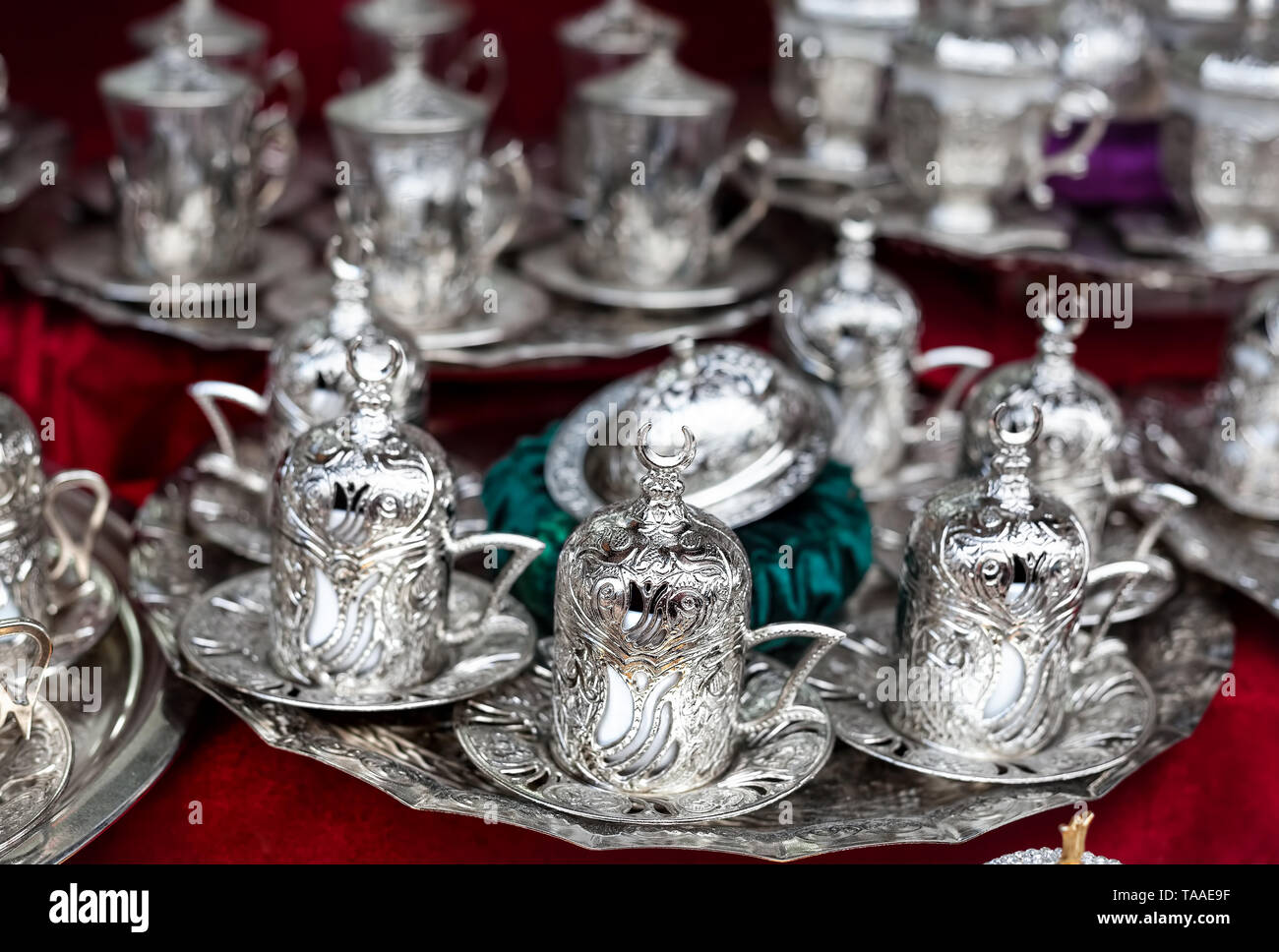 Silber türkischen Kaffee in Istanbul Markt Stockfoto