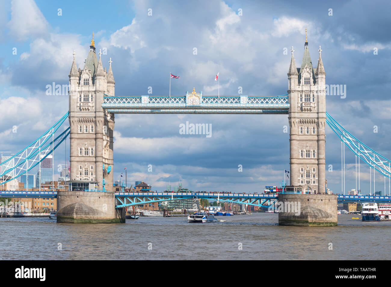 Wahrzeichen der Tower Bridge in London, Vereinigtes Königreich. Stockfoto