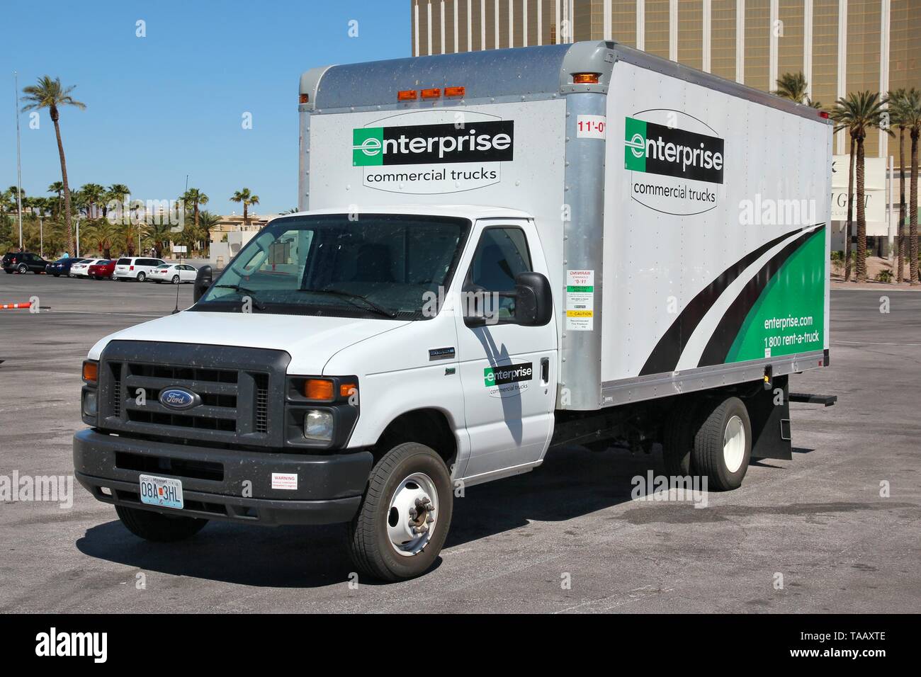 LAS VEGAS, USA - 14. APRIL 2014: Enterprise Miet-LKW in Las Vegas, Nevada geparkt. Enterprise Rent-A-Car ist der größte Mietwagen Firma in der U Stockfoto